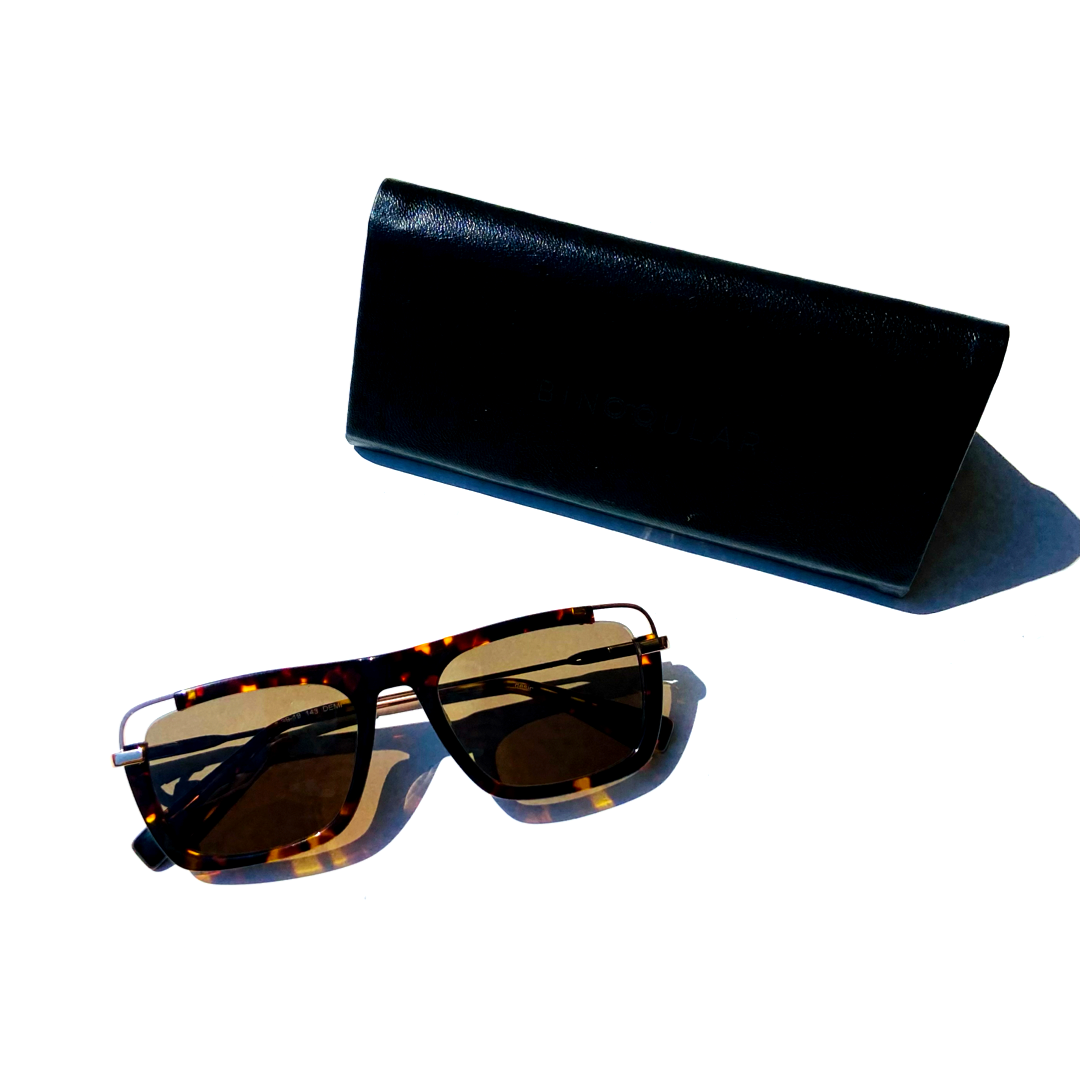 Lentes de Sol Rectangulares : Limited Edition Oliver People Color Negro