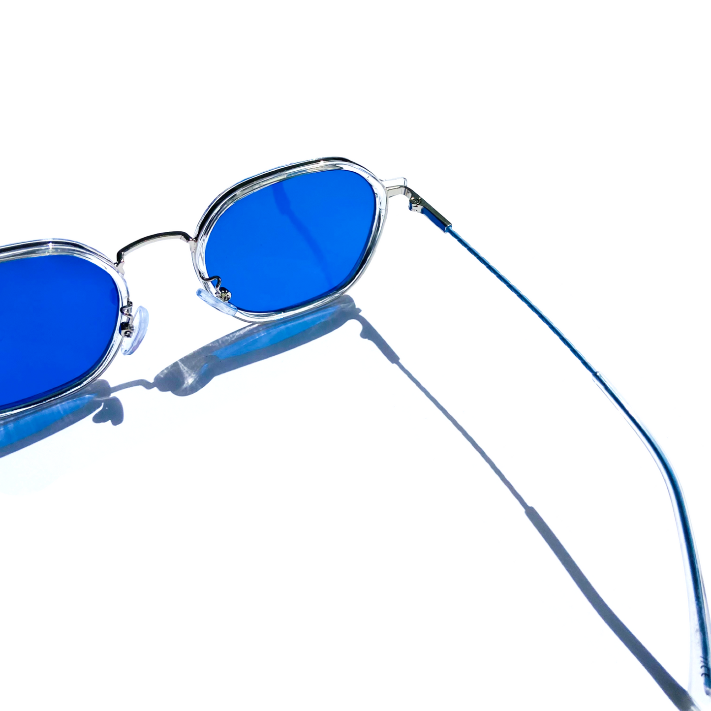 Deep Blue: Blue Sunglasses / Lentes de Sol Azul para Mujer y Hombre