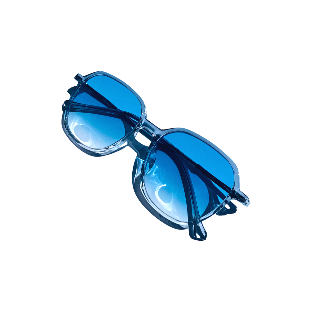 Translucent Blue: Lentes de Sol Azul Degradado para Hombre y Mujer - Blue Sunglasses